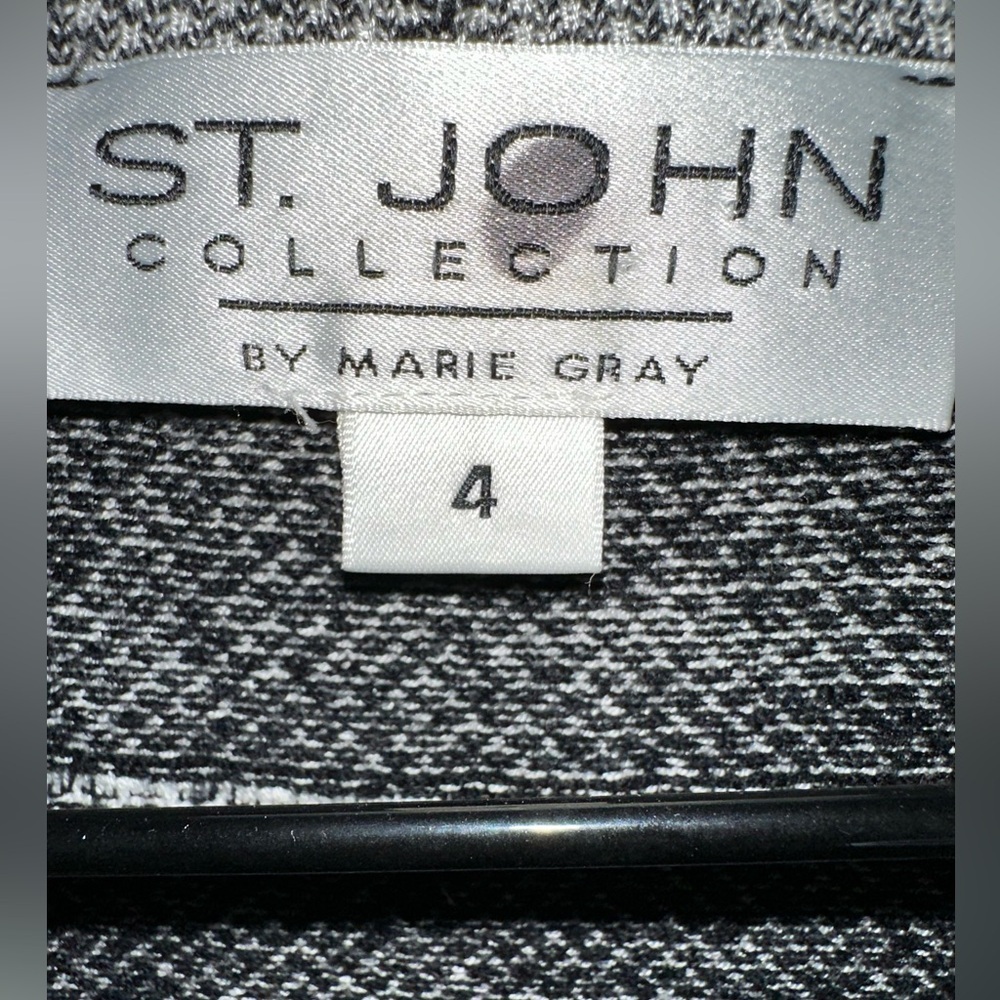 ST. JOHN Black & White Santana Knit Cardigan Size 4 PTP 17” - Picture 3 of 3